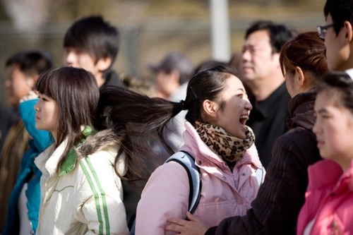 北京电影学院表演系考试现场美女云集